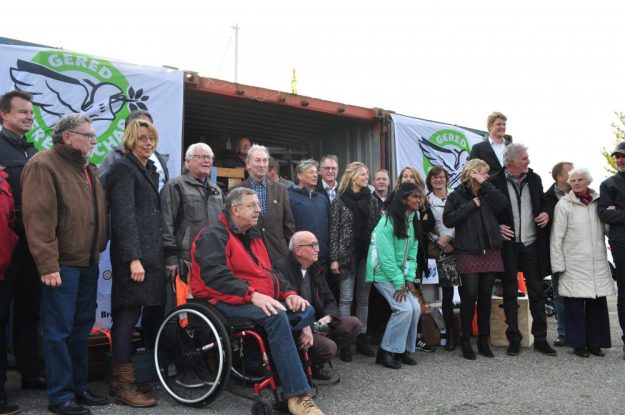 Vrijwilligers Gered Gereedschap bij sluiting containers Sluiting containers 13 oktober 2016